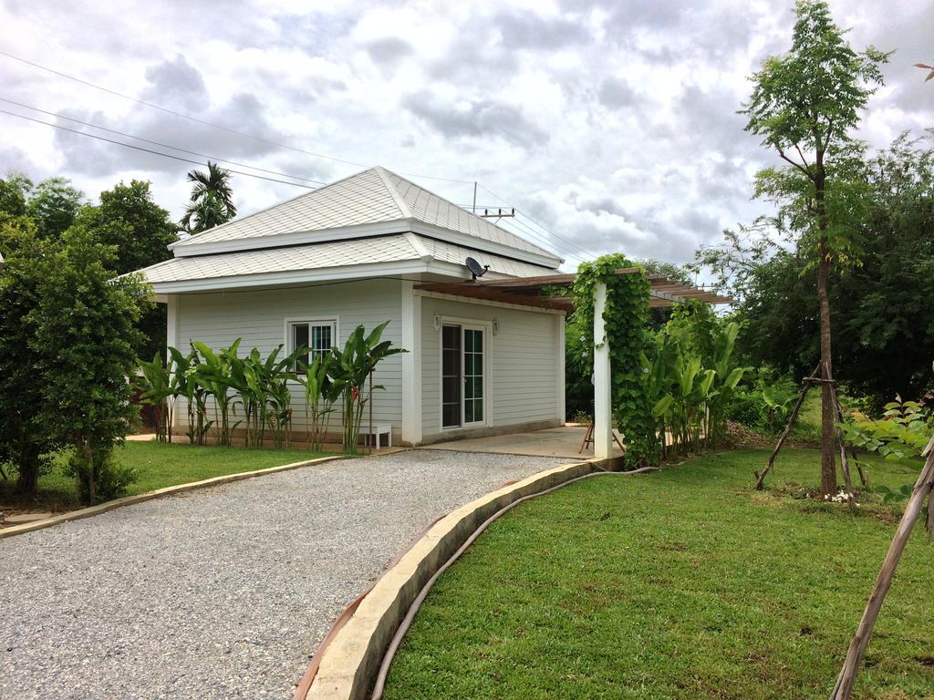 Baan2Rai Hotel Kanchanaburi City Exterior photo