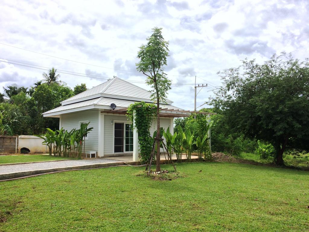 Baan2Rai Hotel Kanchanaburi City Exterior photo