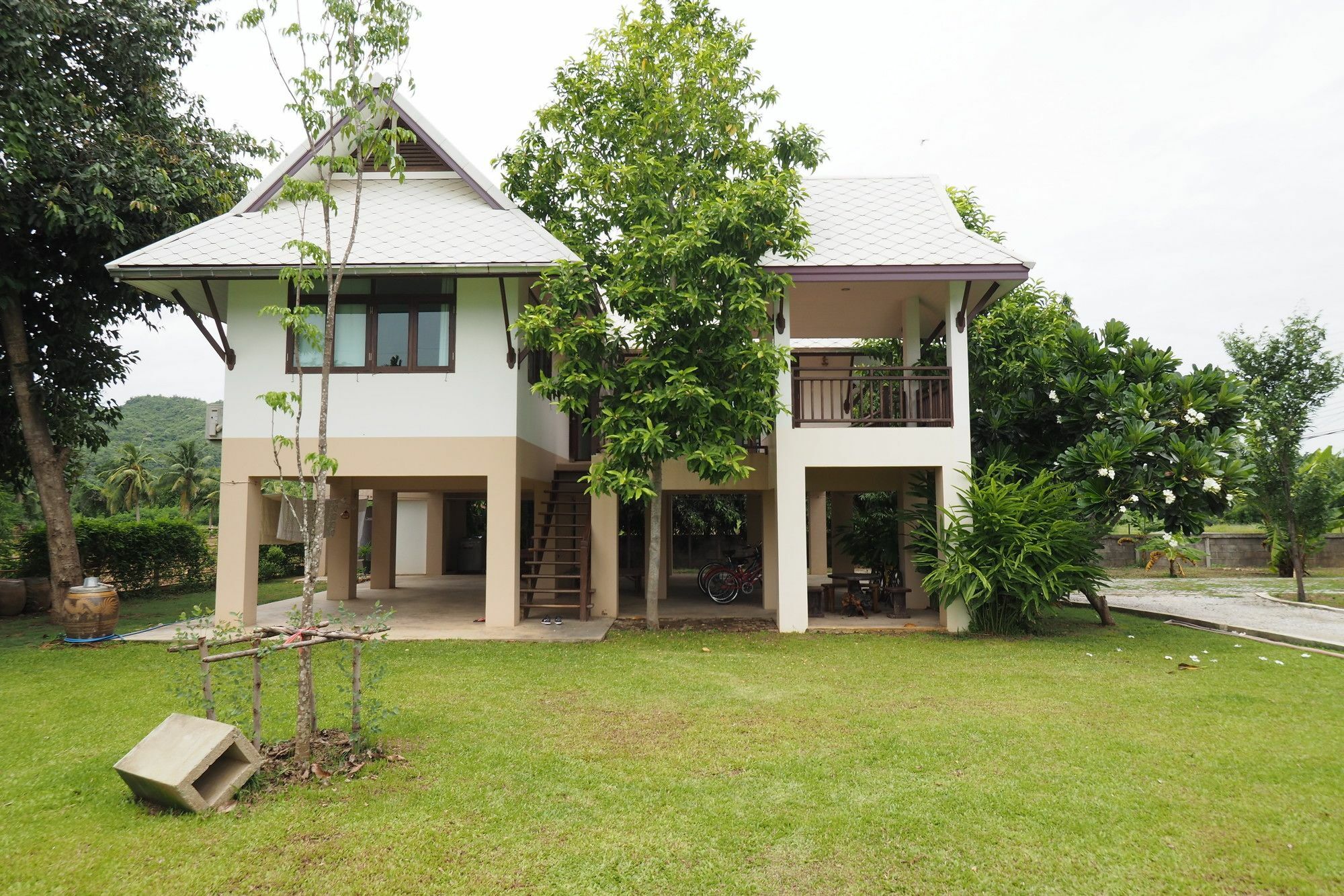 Baan2Rai Hotel Kanchanaburi City Exterior photo