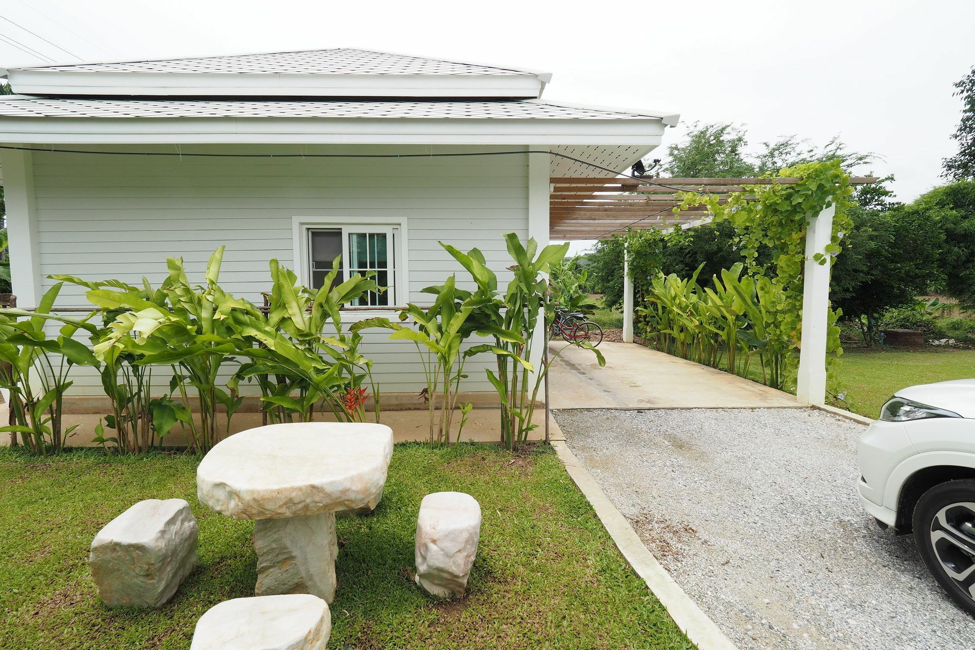 Baan2Rai Hotel Kanchanaburi City Exterior photo